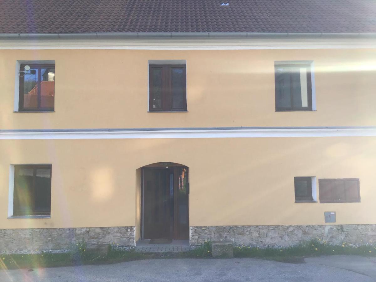 Bed and Breakfast U Zivlu Brlohy Exterior foto
